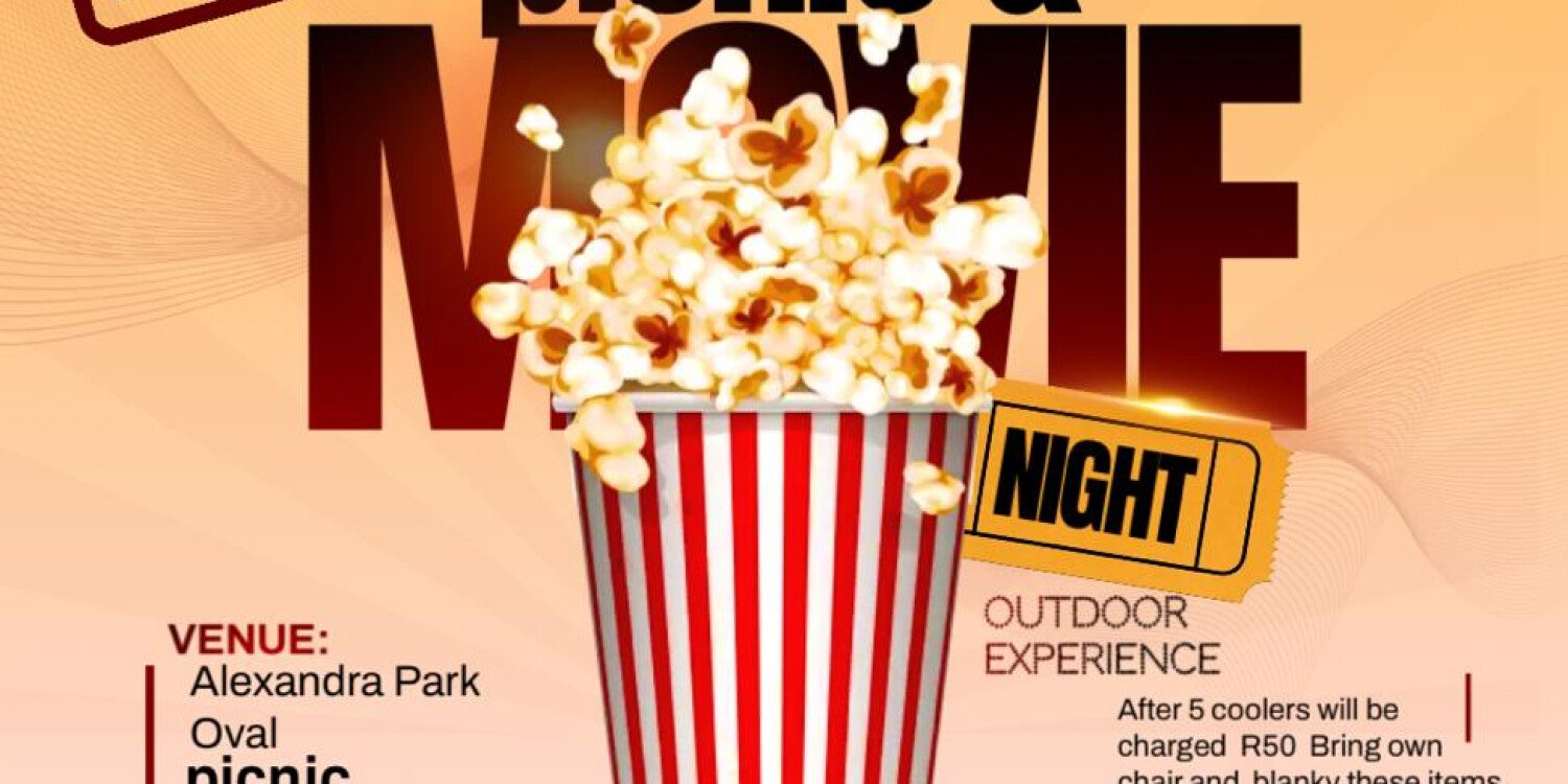 Picnic and movie night outdooor experience