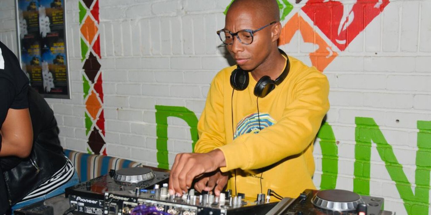 DJ MAFILA ONE MAN SHOW