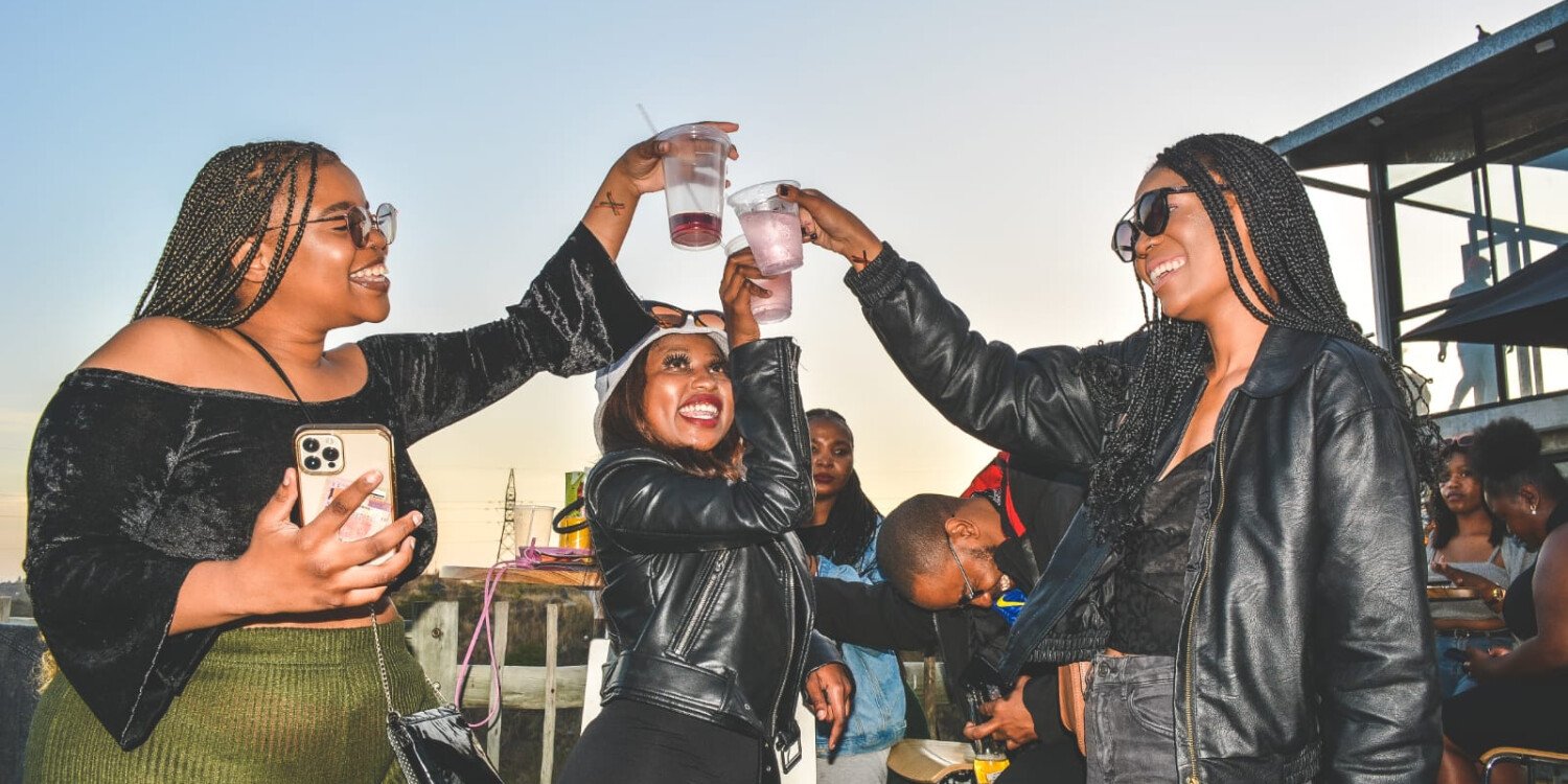 Urban Hangouts: The Social Gathering 
