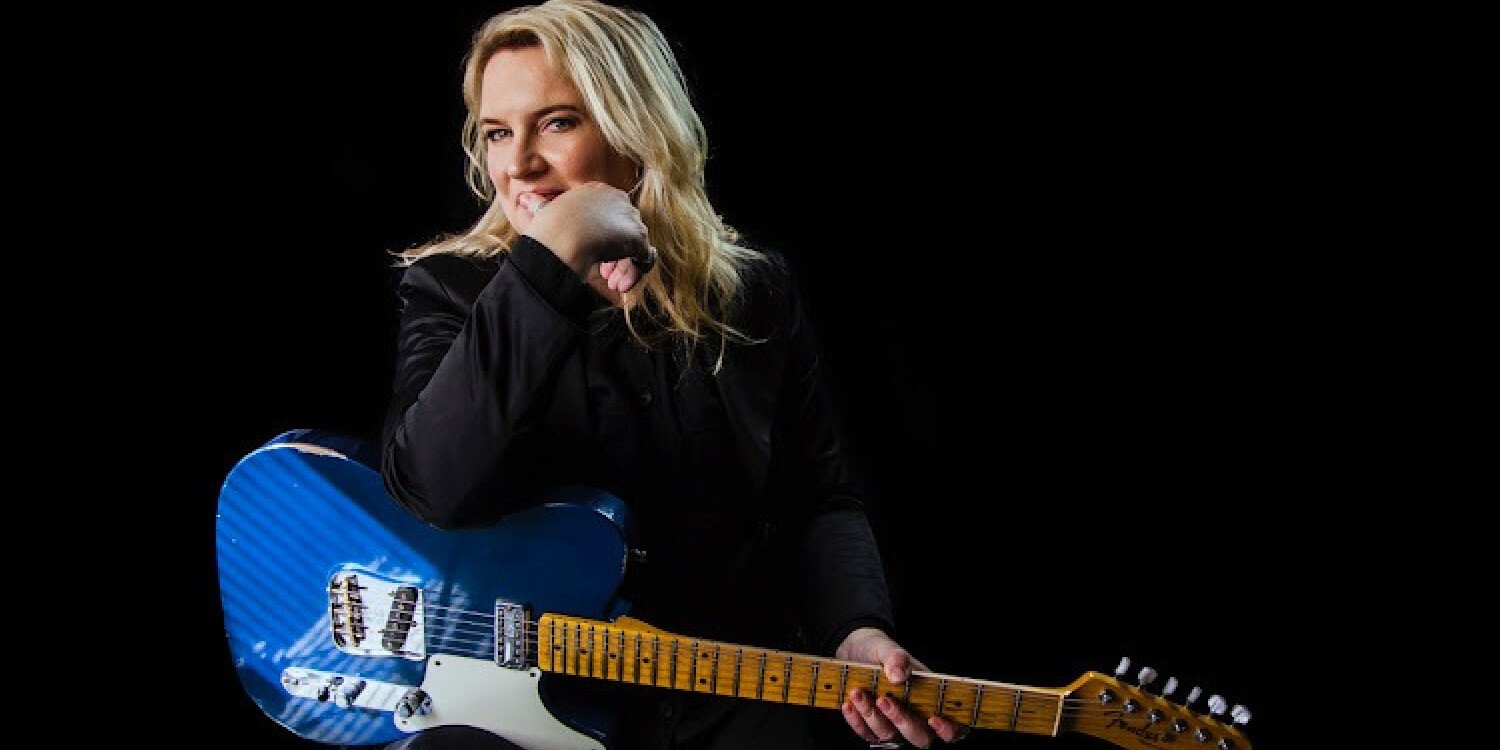 Karen Zoid acoustic 