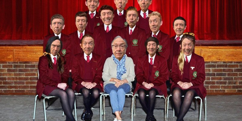 REÜNIE