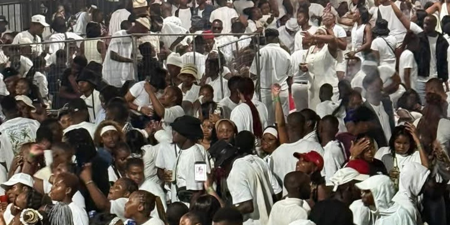 The ChafZar All White