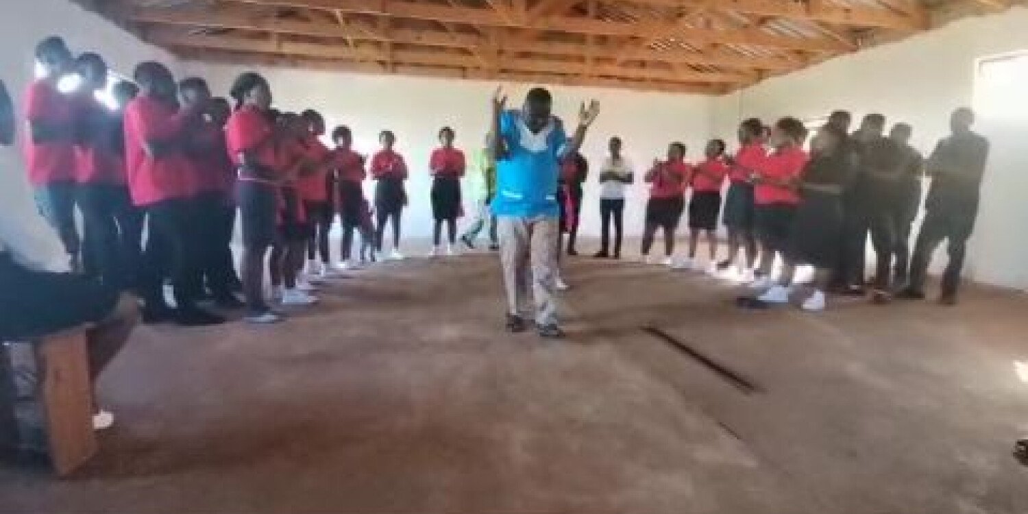 RAVELE GOSPEL SINGERS